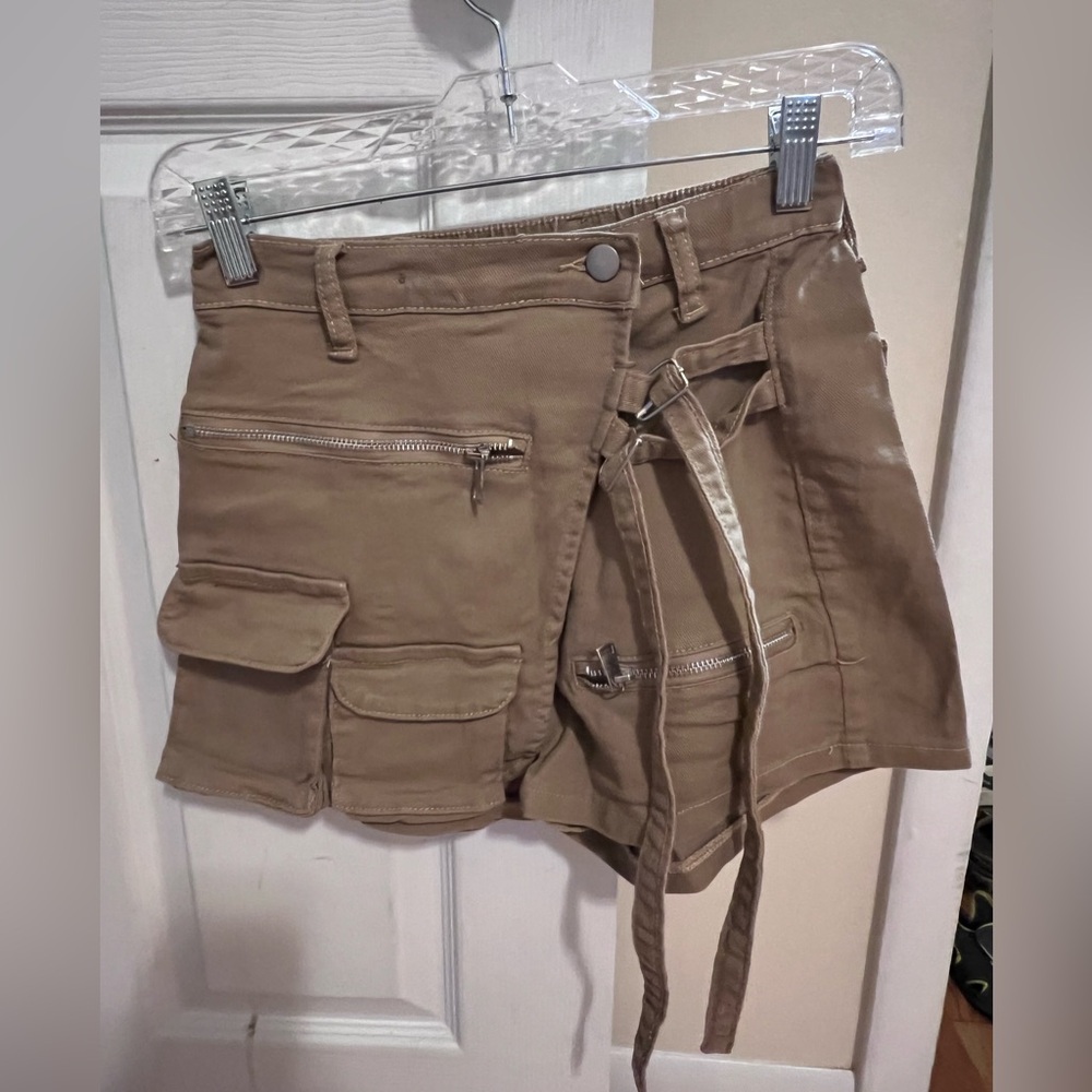 Stylish Tan Women's Cargo Shorts